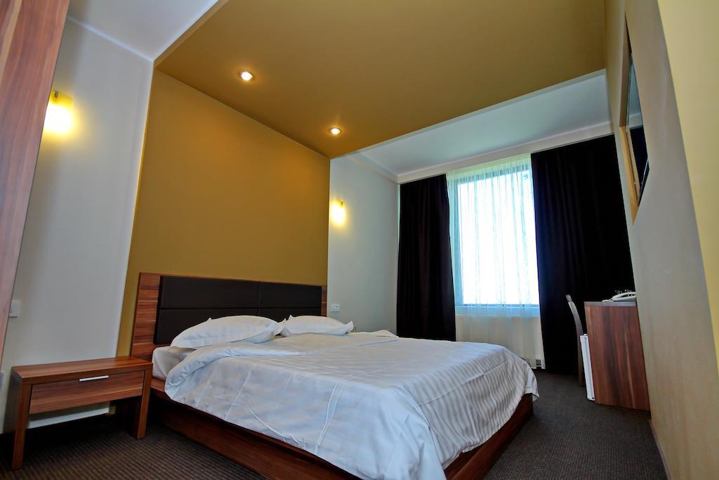 Hotel Eden Tulcea Quarto foto